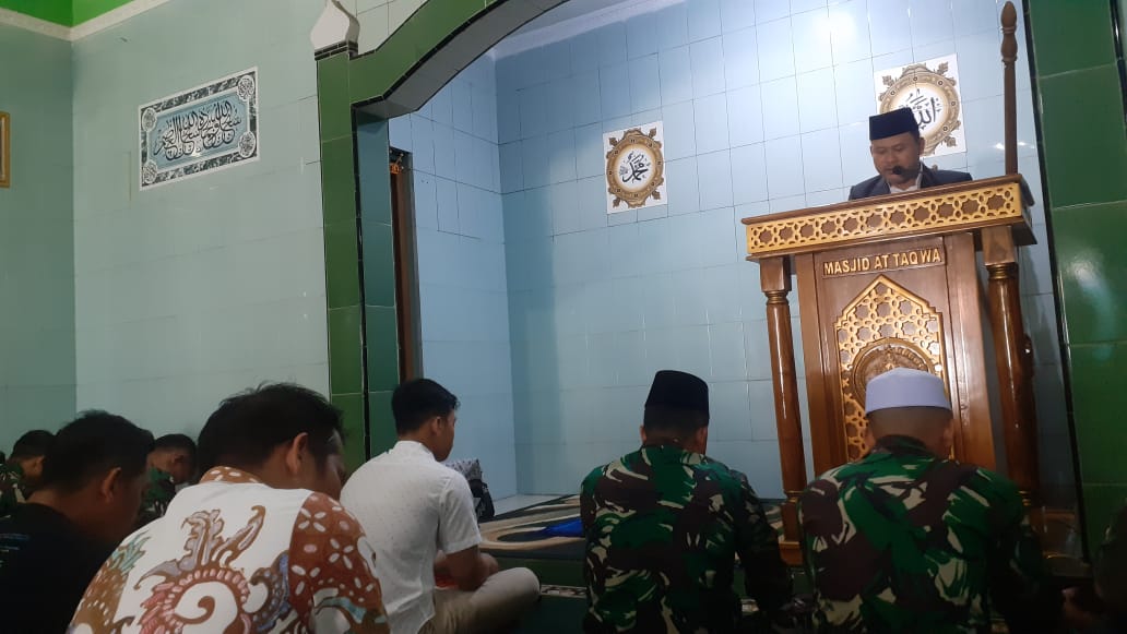 Khutbah Jumat di Masjid At Taqwa Korem, Empat Golongan yang Diharamkan Masuk Neraka
